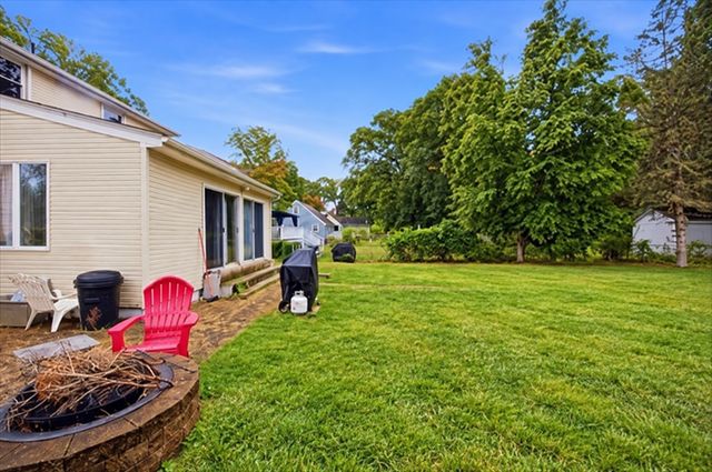 34 Piper Cross Rd, West Springfield, MA 01089