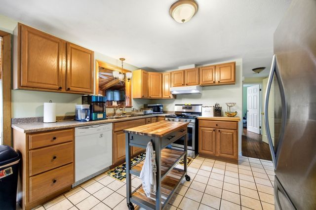 34 Piper Cross Rd, West Springfield, MA 01089