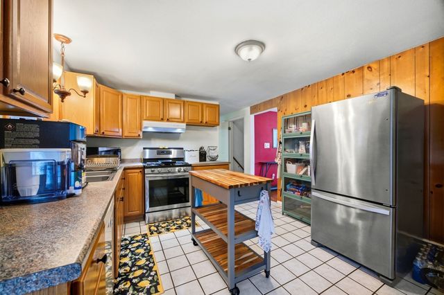 34 Piper Cross Rd, West Springfield, MA 01089