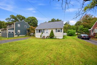 34 Piper Cross Rd, West Springfield, MA 01089