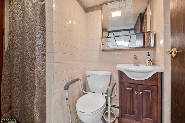1468 Alps Rd, Wayne Twp., NJ 07470