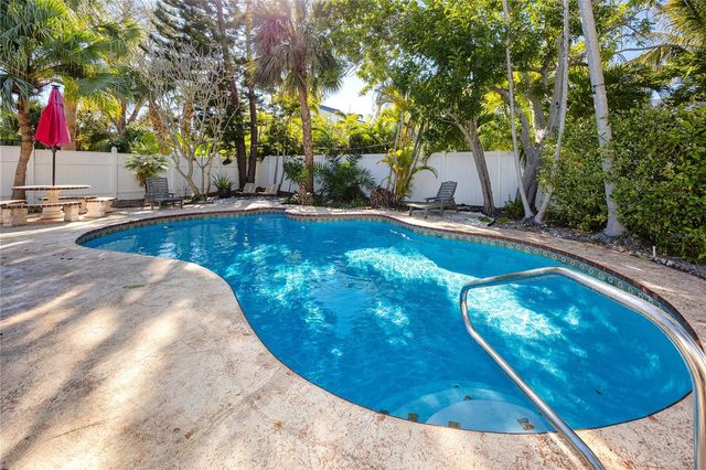 404 MAXWELL PLACE, Indian Rocks Beach, FL 33785