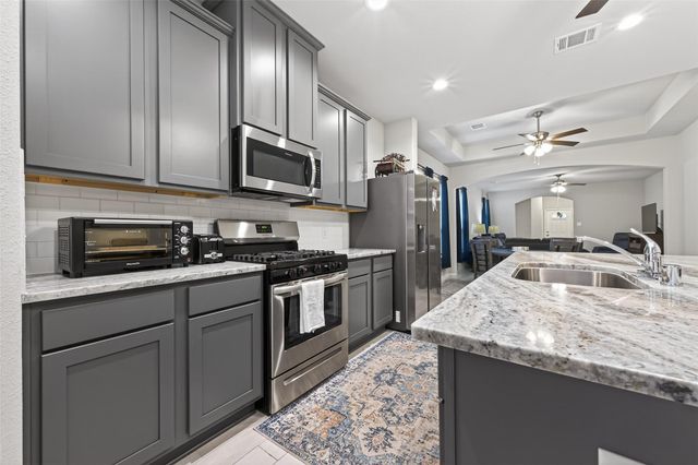 320 Emerald Thicket Lane, Houston, TX 77336