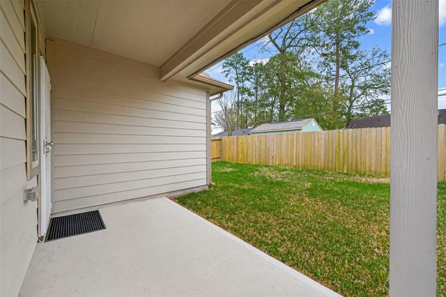320 Emerald Thicket Lane, Houston, TX 77336