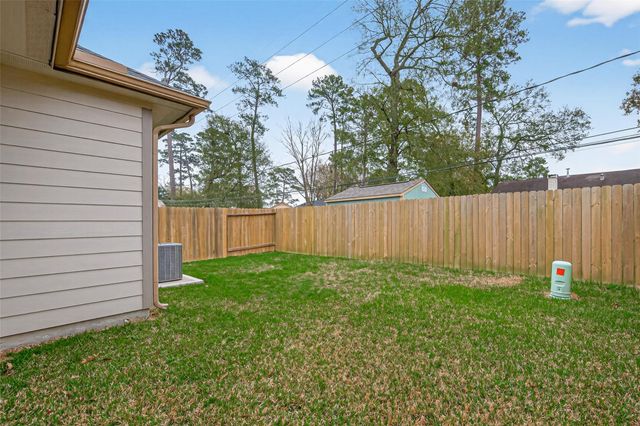 320 Emerald Thicket Lane, Houston, TX 77336