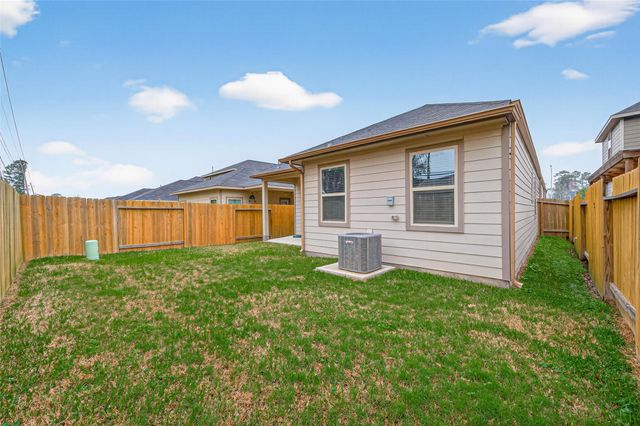 320 Emerald Thicket Lane, Houston, TX 77336