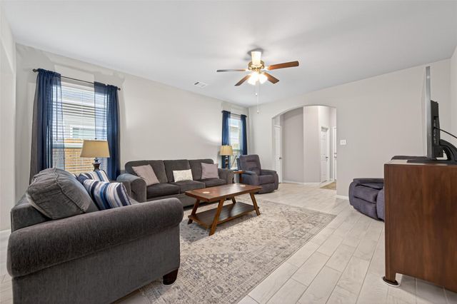 320 Emerald Thicket Lane, Houston, TX 77336