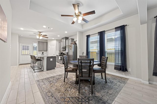 320 Emerald Thicket Lane, Houston, TX 77336
