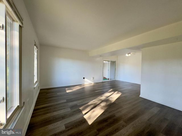 8 KING HENRY CIRCLE, Baltimore, MD 21237