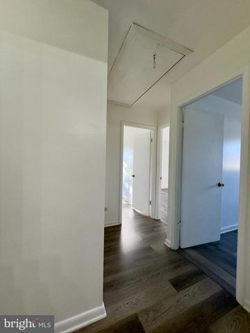 8 KING HENRY CIRCLE, Baltimore, MD 21237