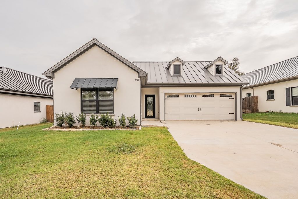 405 N Dallas Street, Rice, TX 75155