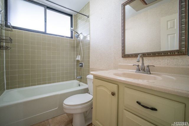 99-015 Kalaloa Street 204, Aiea, HI 96701