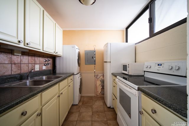 99-015 Kalaloa Street 204, Aiea, HI 96701