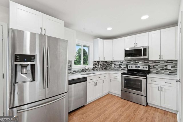 110 Point View Court, Tyrone, GA 30290