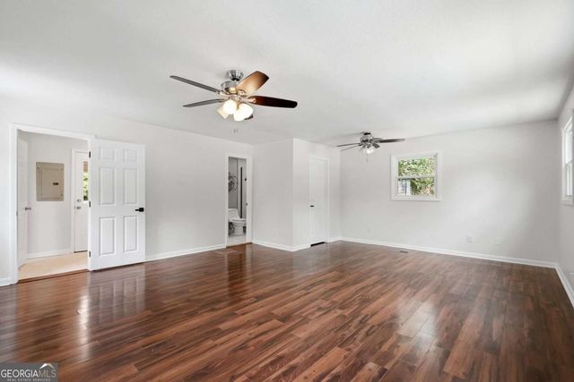 110 Point View Court, Tyrone, GA 30290