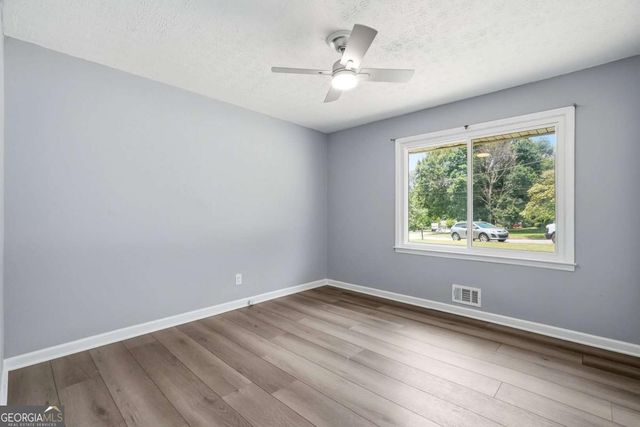 110 Point View Court, Tyrone, GA 30290