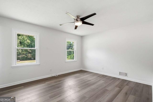 110 Point View Court, Tyrone, GA 30290
