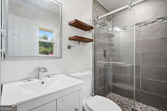110 Point View Court, Tyrone, GA 30290