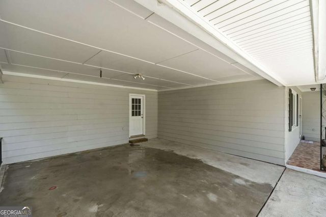 110 Point View Court, Tyrone, GA 30290