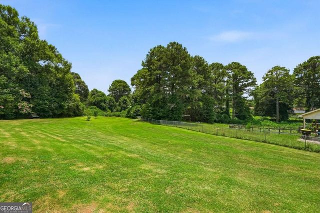 110 Point View Court, Tyrone, GA 30290