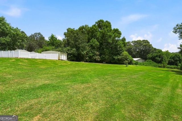 110 Point View Court, Tyrone, GA 30290