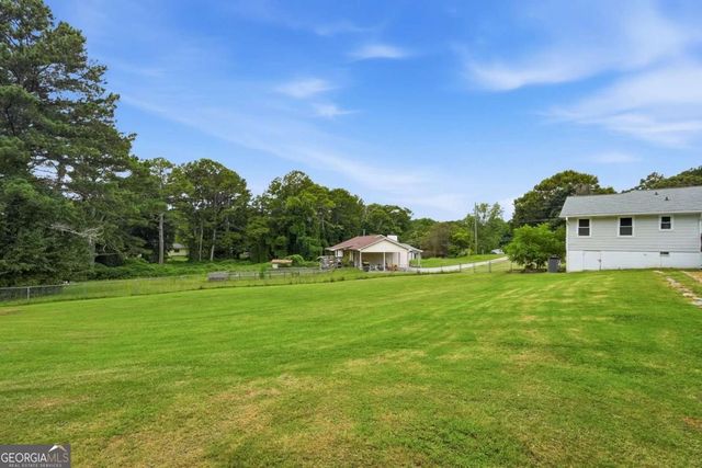 110 Point View Court, Tyrone, GA 30290