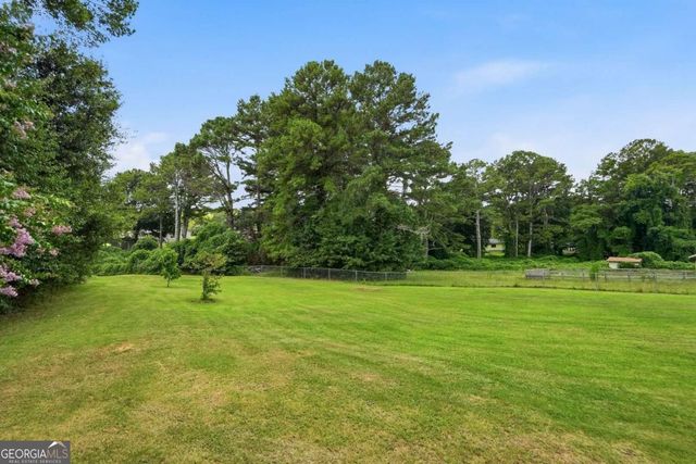 110 Point View Court, Tyrone, GA 30290
