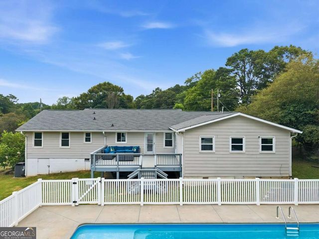 110 Point View Court, Tyrone, GA 30290