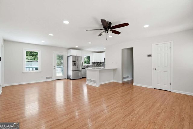 110 Point View Court, Tyrone, GA 30290