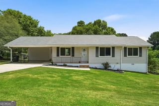 110 Point View Court, Tyrone, GA 30290