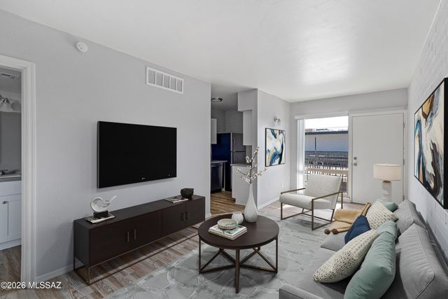 5570 E Hampton St Apt 211, Tucson, AZ 85712