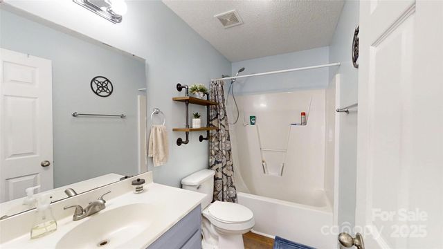 2125 Boggs Street, Lincolnton, NC 28092