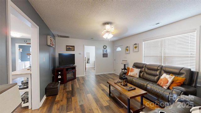 2125 Boggs Street, Lincolnton, NC 28092