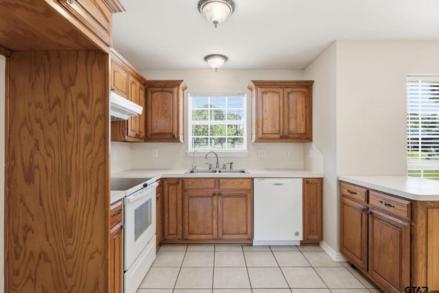 513 Kingsway, Overton, TX 75684
