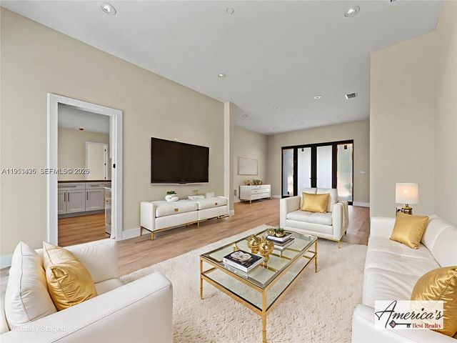 22451 SW 118 Ave, Miami, FL 33170