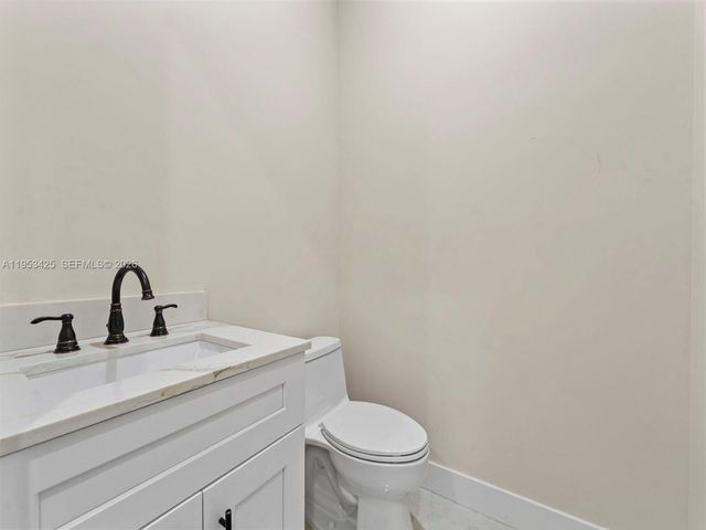 22451 SW 118 Ave, Miami, FL 33170