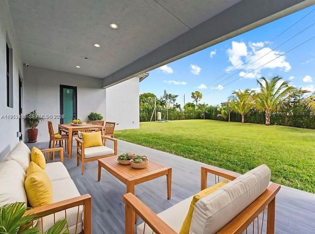 22451 SW 118 Ave, Miami, FL 33170