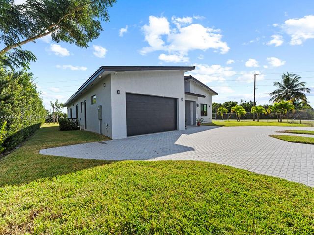 22451 SW 118 Ave, Miami, FL 33170