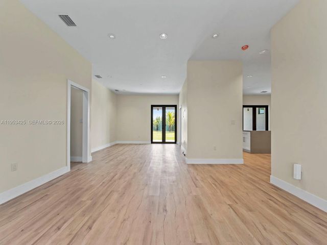 22451 SW 118 Ave, Miami, FL 33170