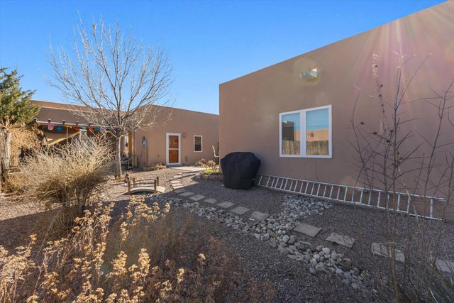 3 Silver Buckle Road, Santa Fe, NM 87508