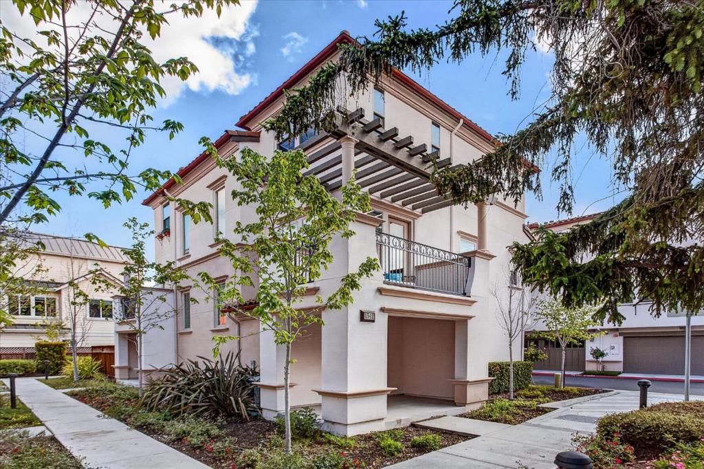 Image 1 of property listing at 1942 San Luis Avenue, Mountain View, CA 94043