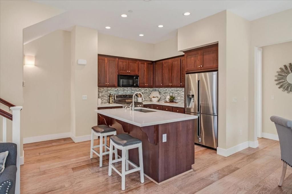 Image 11 of property listing at 1942 San Luis Avenue, Mountain View, CA 94043