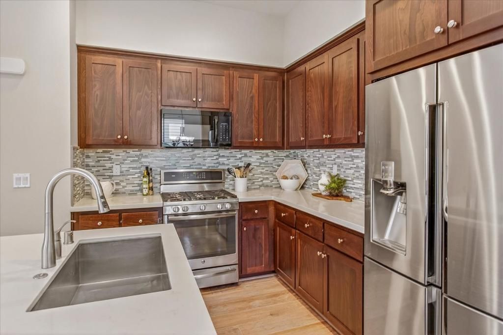 Image 12 of property listing at 1942 San Luis Avenue, Mountain View, CA 94043