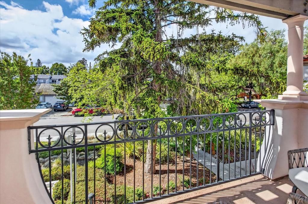 Image 9 of property listing at 1942 San Luis Avenue, Mountain View, CA 94043