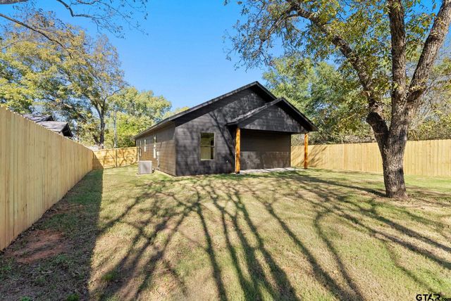 100 Wilson, Arp, TX 75750