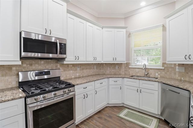 9385 S Deer Park Drive, Homosassa, FL 34446