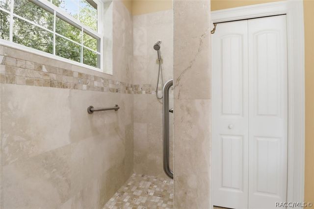 9385 S Deer Park Drive, Homosassa, FL 34446
