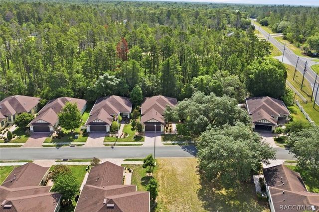 9385 S Deer Park Drive, Homosassa, FL 34446