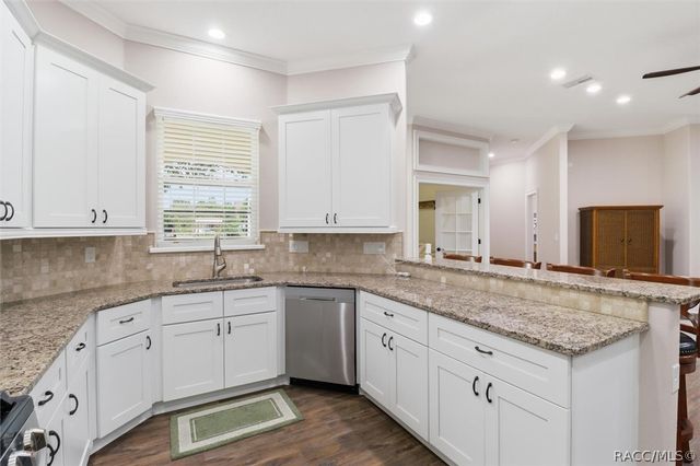 9385 S Deer Park Drive, Homosassa, FL 34446