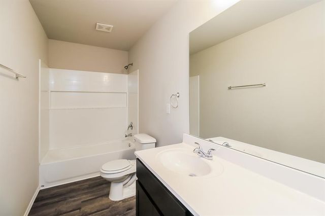 11713 NW 100th Street, Yukon, OK 73099